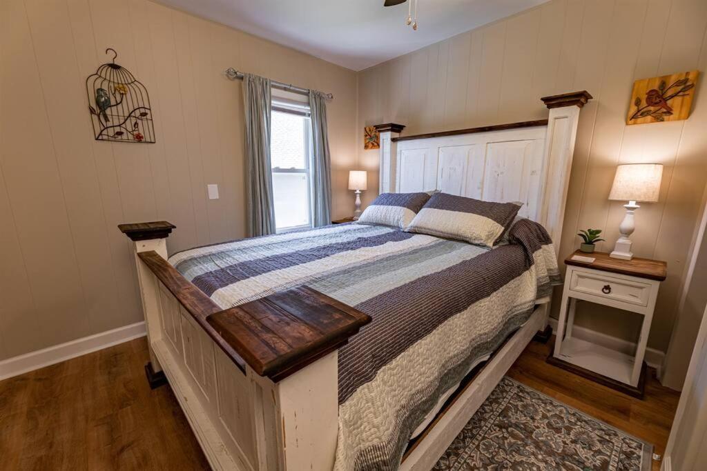 The Cardinal Nest A Cozy Cottage On Main St Saint Charles Exteriér fotografie