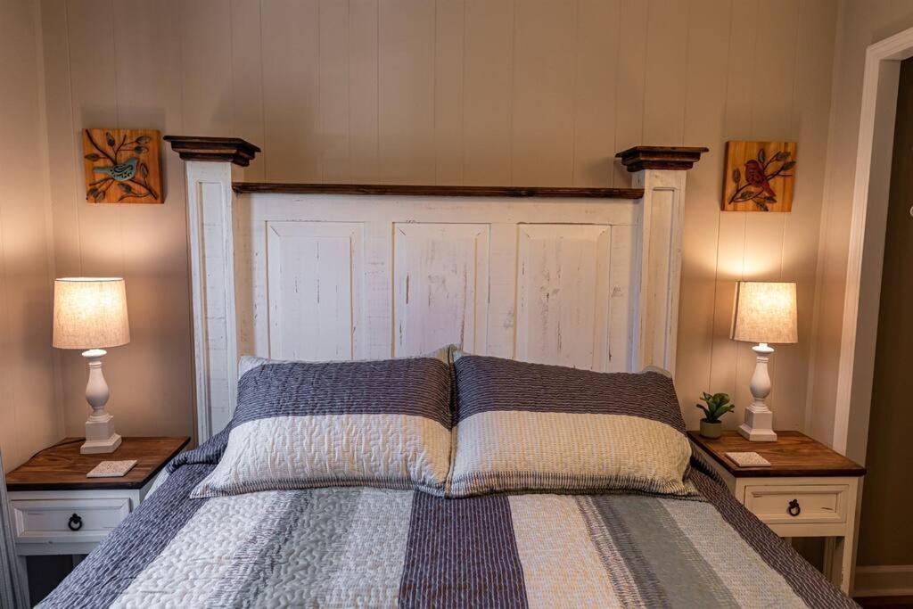 The Cardinal Nest A Cozy Cottage On Main St Saint Charles Exteriér fotografie